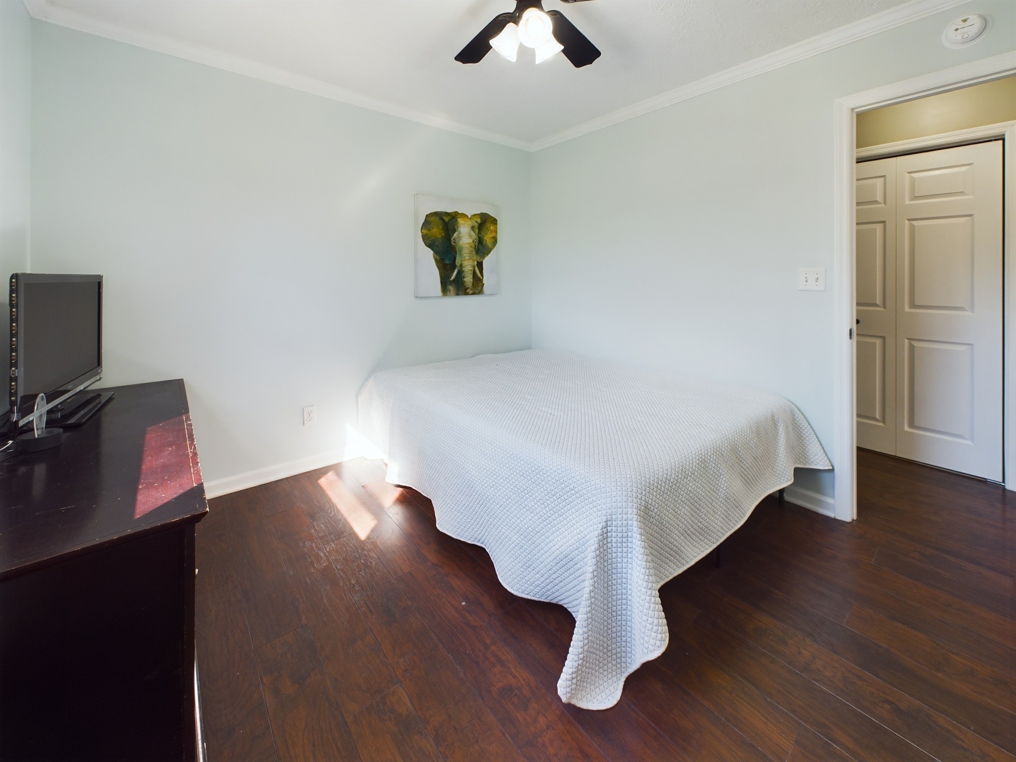 17 Alice Boynton Road Manchester, TN 37355 - Photo 20 of 31 a bed sitting in a room and wooden floor
