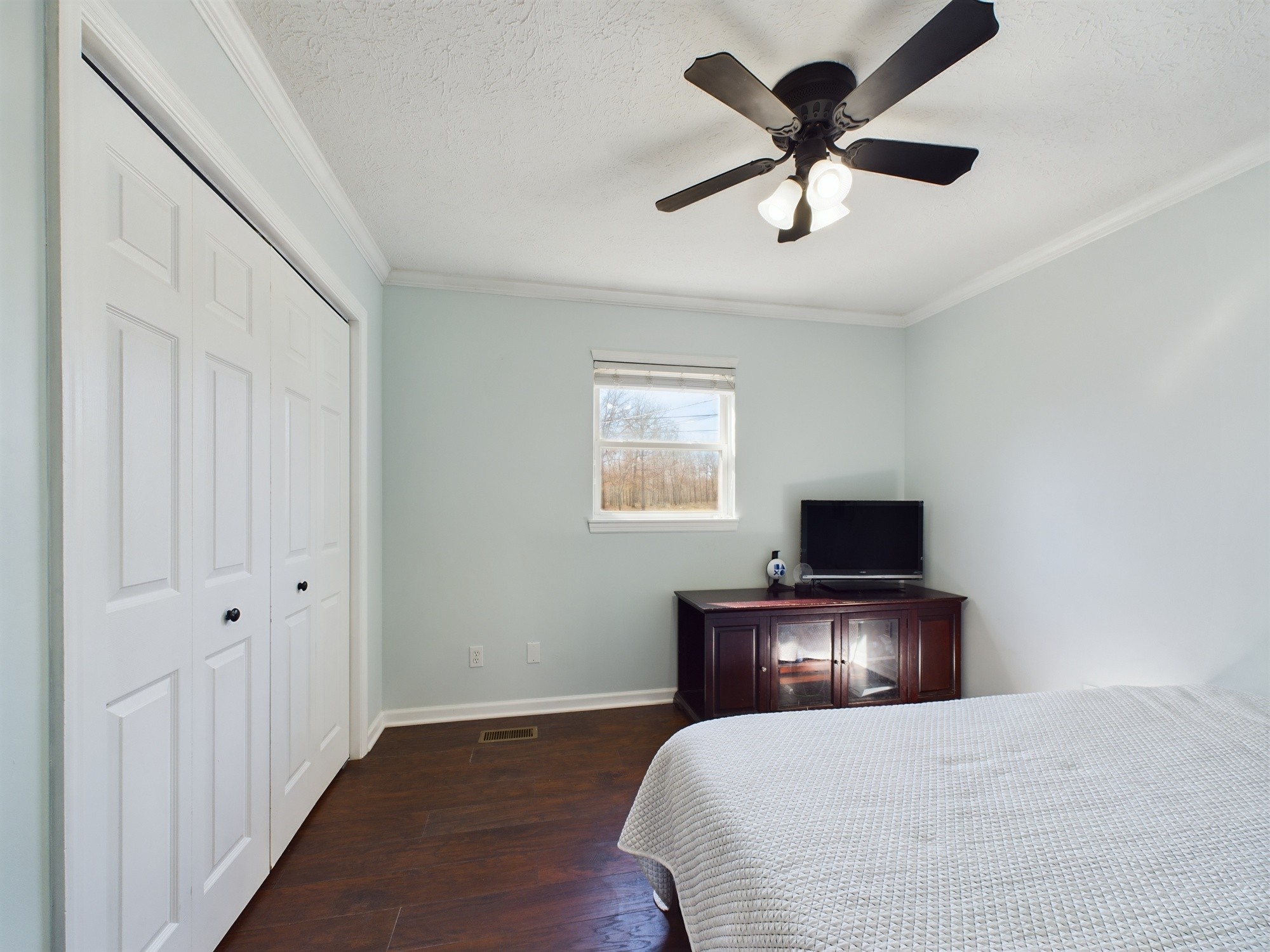 17 Alice Boynton Road Manchester, TN 37355 - Photo 21 of 31 a bedroom with a bed and a television