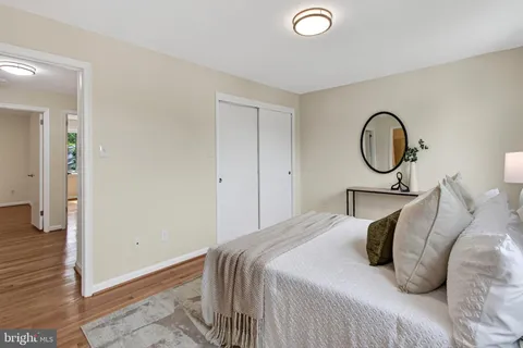 $850,000 | 19 South Abingdon Street, Arlington, VA 22204