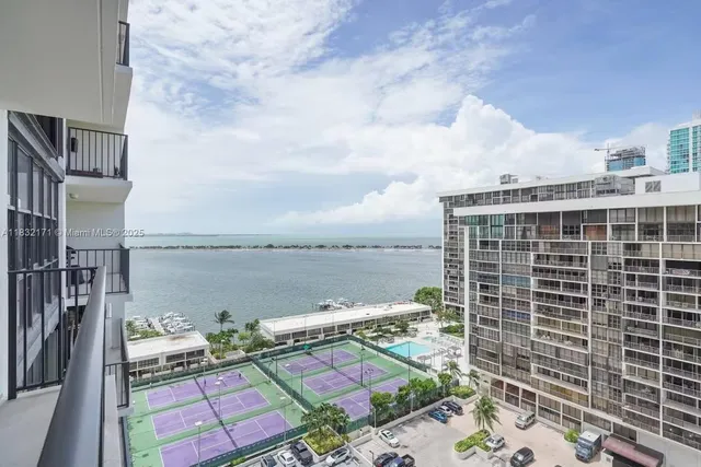 a picture of city view