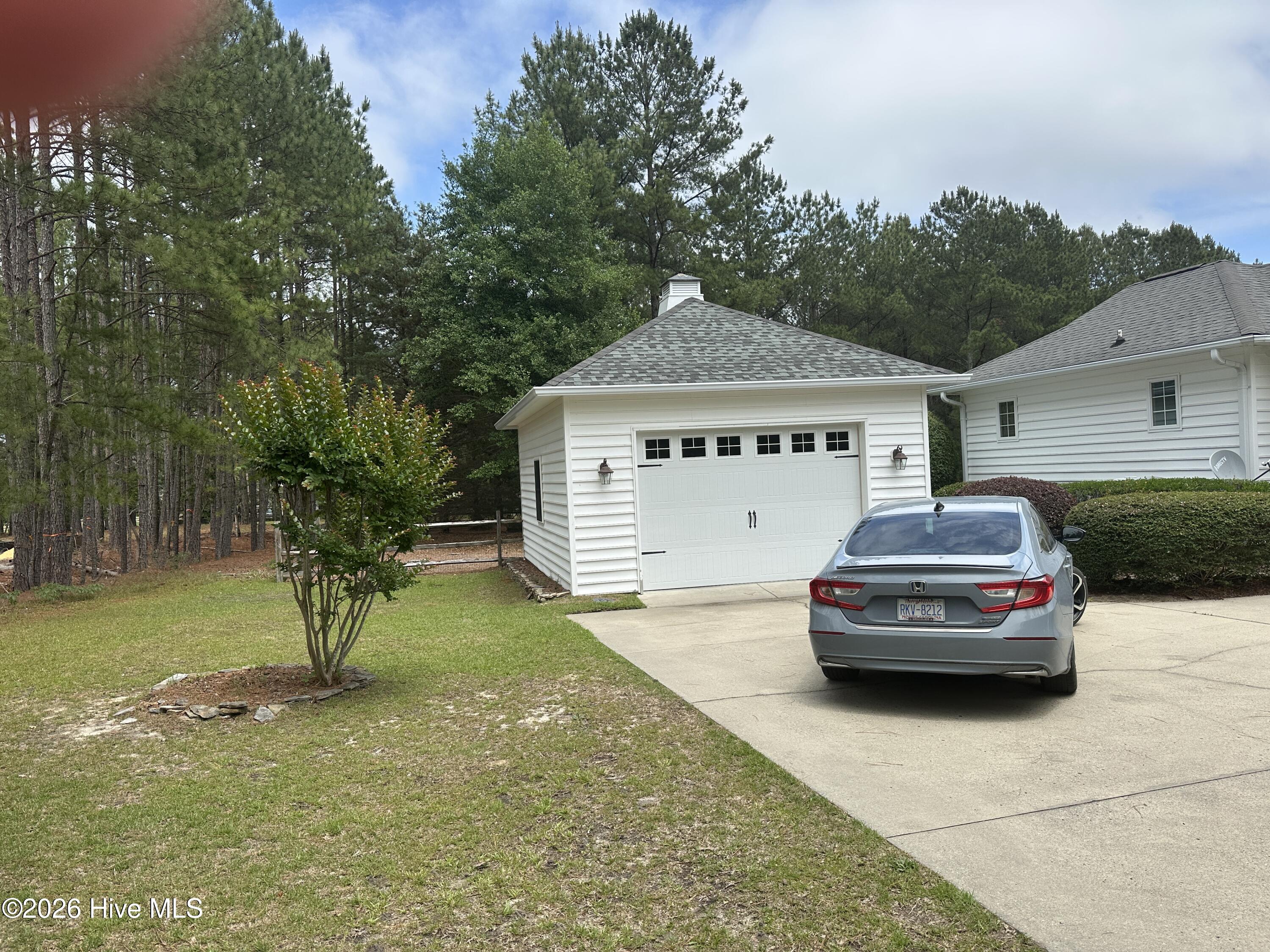 139 Broken Ridge Trail West End, NC 27376 - Photo 5 of 32 Det garage