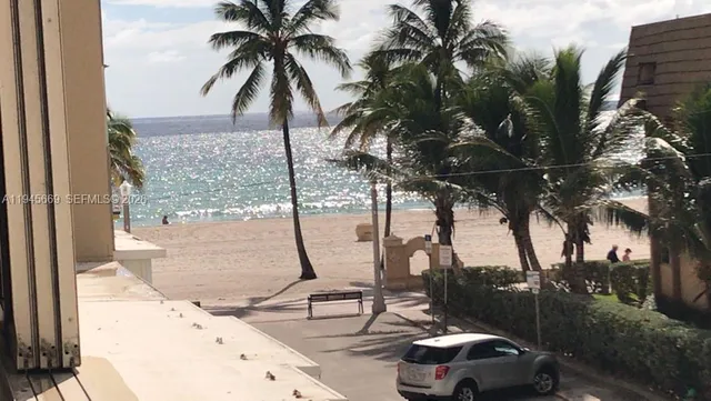 $2,499 | 320 South Surf Road, Unit 305, Hollywood, FL 33019