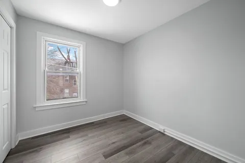 $3,300 | 423 Funston Avenue, Unit 2F, Highwood, IL 60040