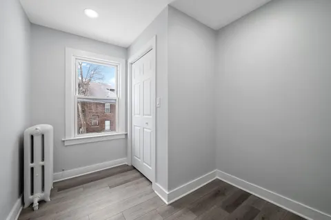 $3,300 | 423 Funston Avenue, Unit 2F, Highwood, IL 60040