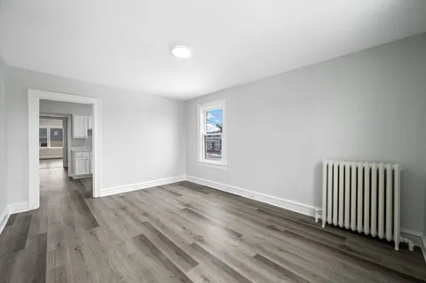 $3,300 | 423 Funston Avenue, Unit 2F, Highwood, IL 60040