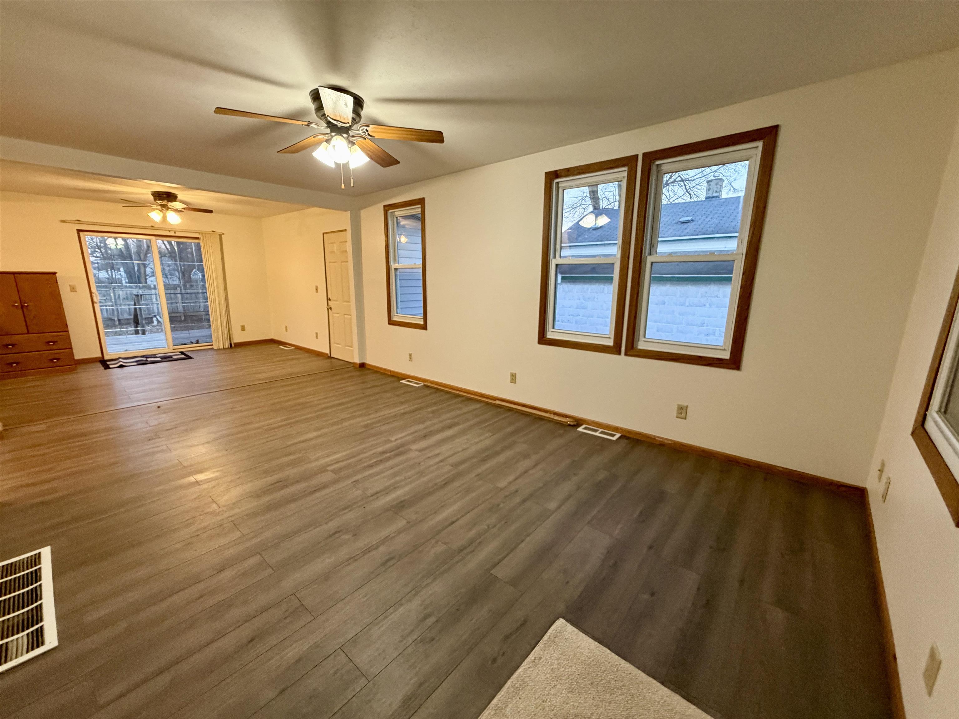 835 East Homeland Beloit, WI 53511 - Photo 3 of 24