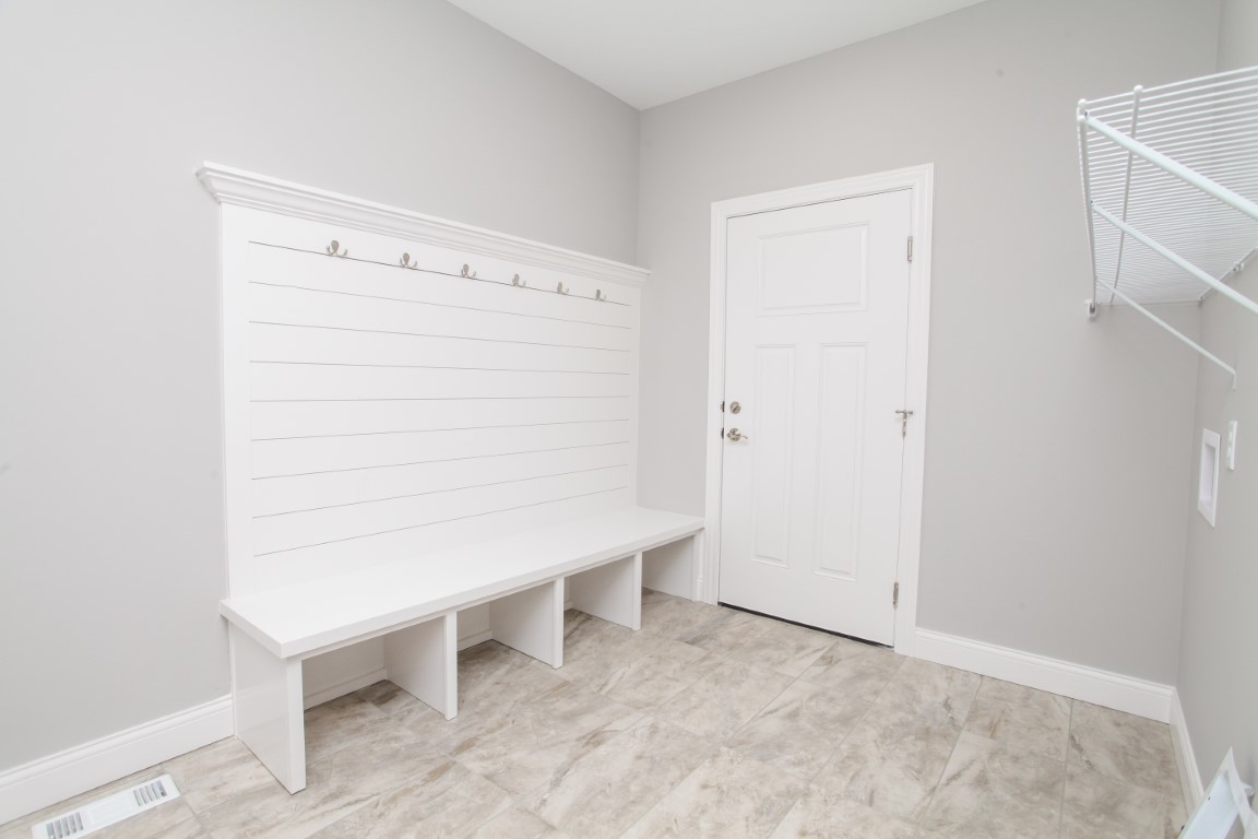 2702 Lone Oak Road Bloomington, IL 61705 - Photo 9 of 19 a view of an empty room