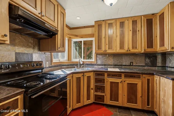 $260,000 | 210 3rd Avenue, Clark Fork, ID 83811