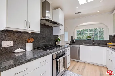 $2,495,000 | 10514 Kinnard Avenue, Los Angeles, CA 90024