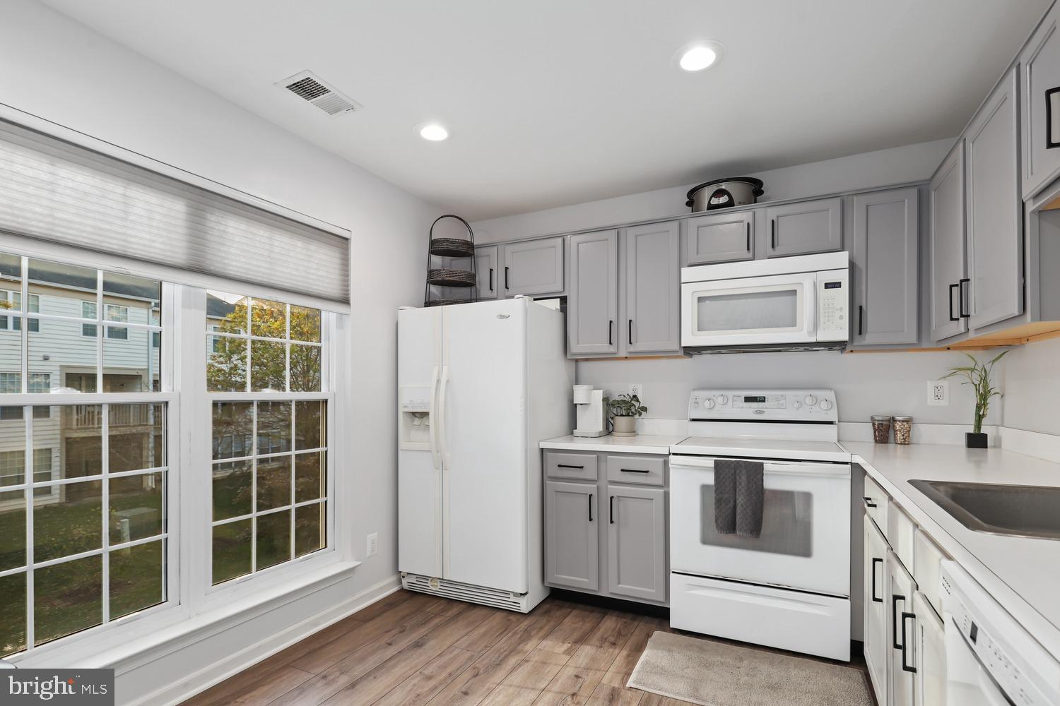 11201 Rienzi Place, Unit 202 Manassas, VA 20109 - Photo 12 of 21 Gallery Image 12