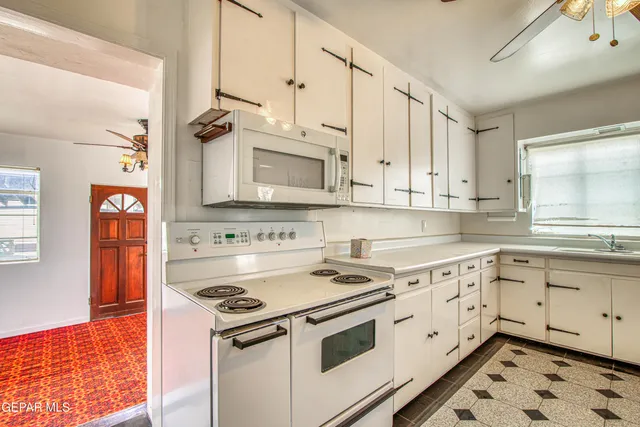 $599,999 | 6540 McNutt Road, Anthony, NM 88021