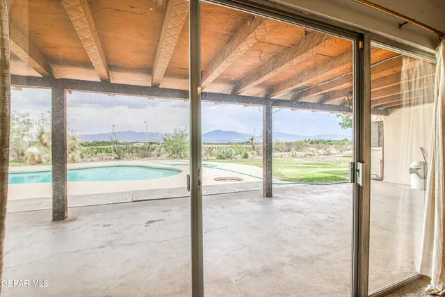 $599,999 | 6540 McNutt Road, Anthony, NM 88021