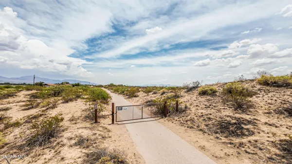 $599,999 | 6540 McNutt Road, Anthony, NM 88021