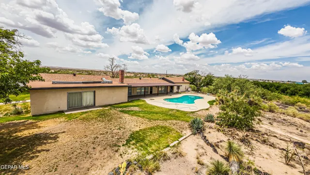 $599,999 | 6540 McNutt Road, Anthony, NM 88021