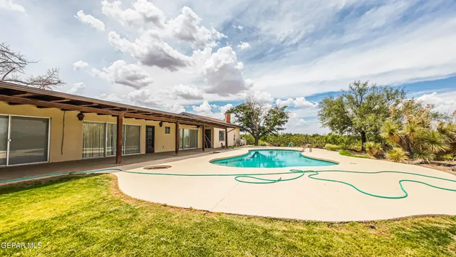 $599,999 | 6540 McNutt Road, Anthony, NM 88021