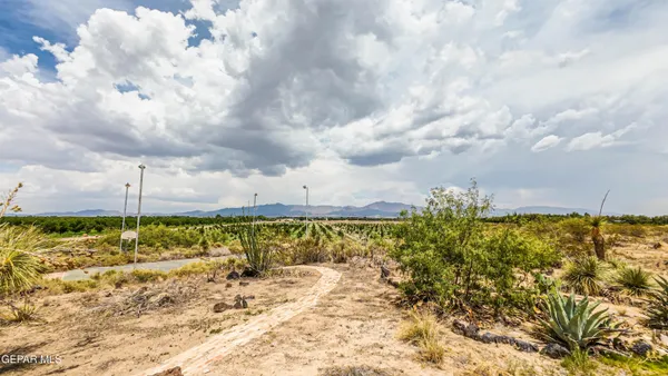 $599,999 | 6540 McNutt Road, Anthony, NM 88021