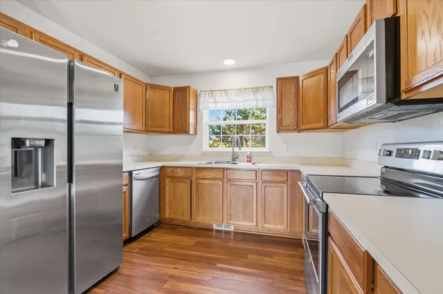 $2,200 | 6342 Trumpeter Lane, Ypsilanti, MI 48197