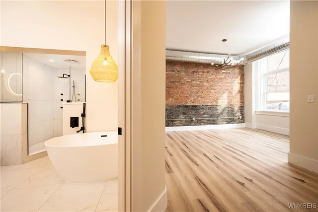 $2,350 | 523 Main Street, Buffalo, NY 14203