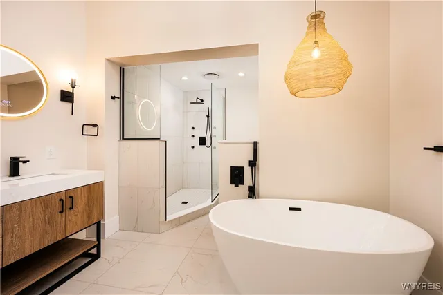 $2,350 | 523 Main Street, Buffalo, NY 14203