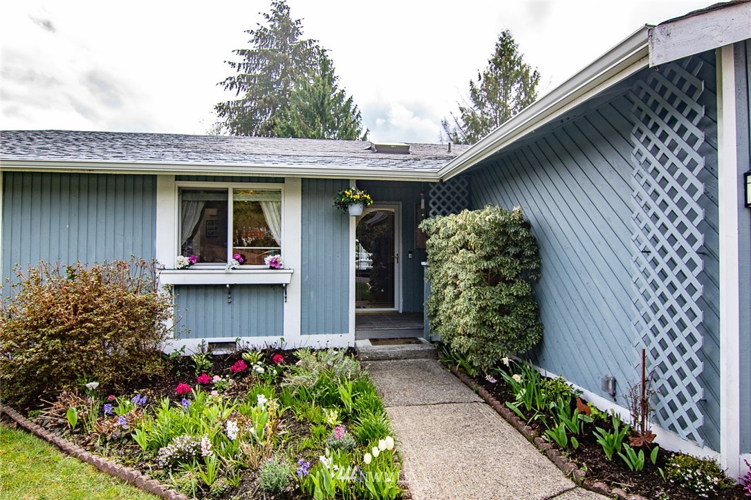1616 172nd Street Southeast Bothell, WA 98012 - Photo 2 of 25