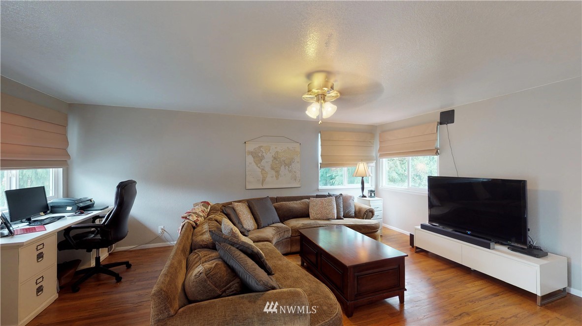 1616 172nd Street Southeast Bothell, WA 98012 - Photo 17 of 25