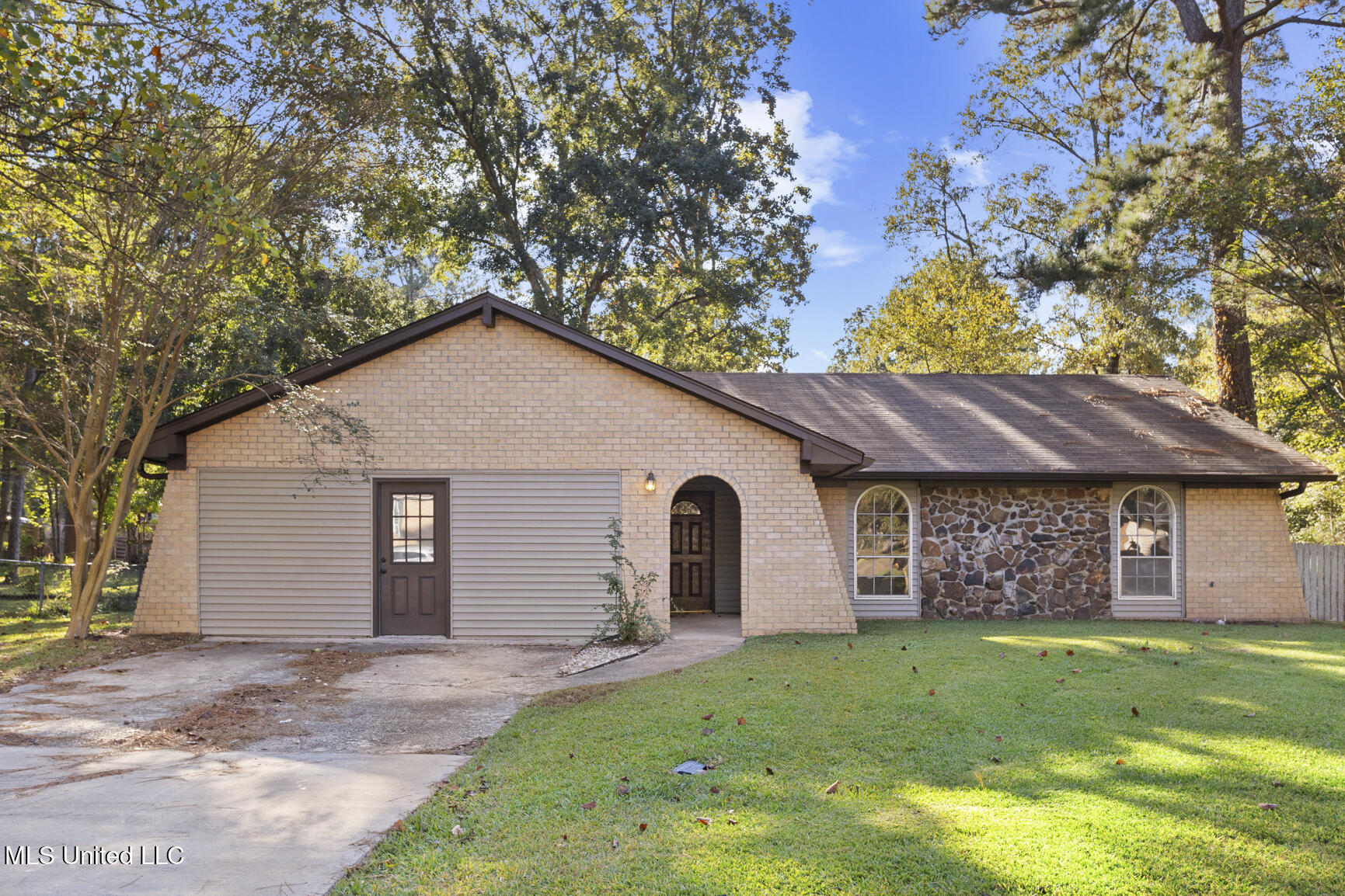 116 Oak Hill Place Brandon, MS 39042 - Photo 2 of 22 116 Oakhill-1