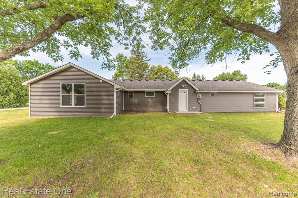 912 North Wixom Road Wixom, MI 48393 - Photo 40 of 49