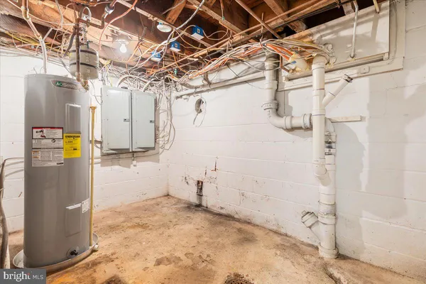 a view of a storage & utility room
