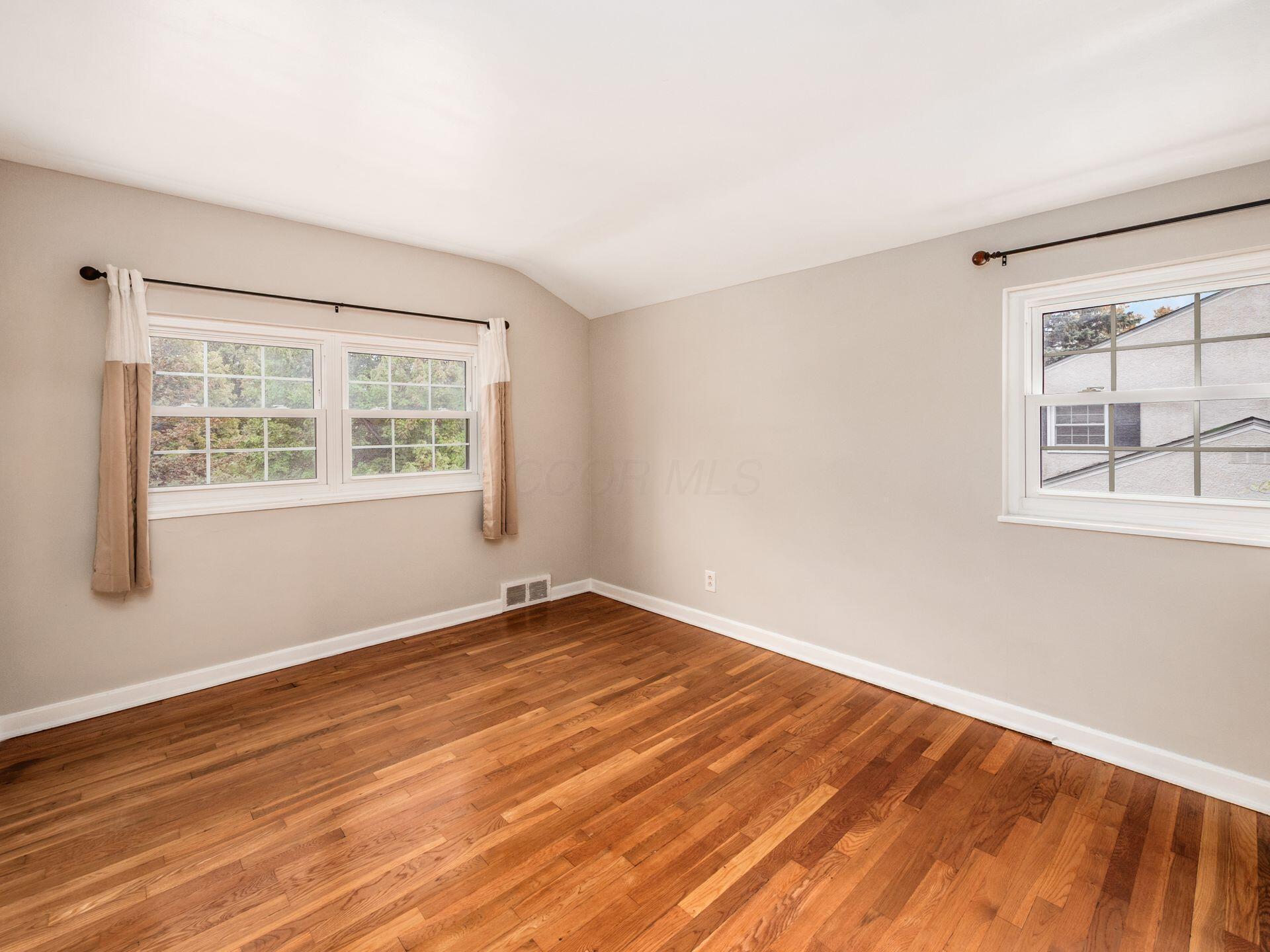 2569 Chester Road Upper Arlington, OH 43221 - Photo 26 of 52 Bedroom Three
