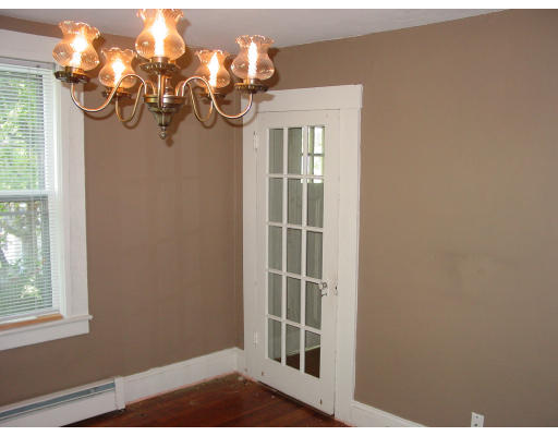 31 R Russell Street Marblehead, MA 01945 - Photo 4 of 10 Gallery Image 4