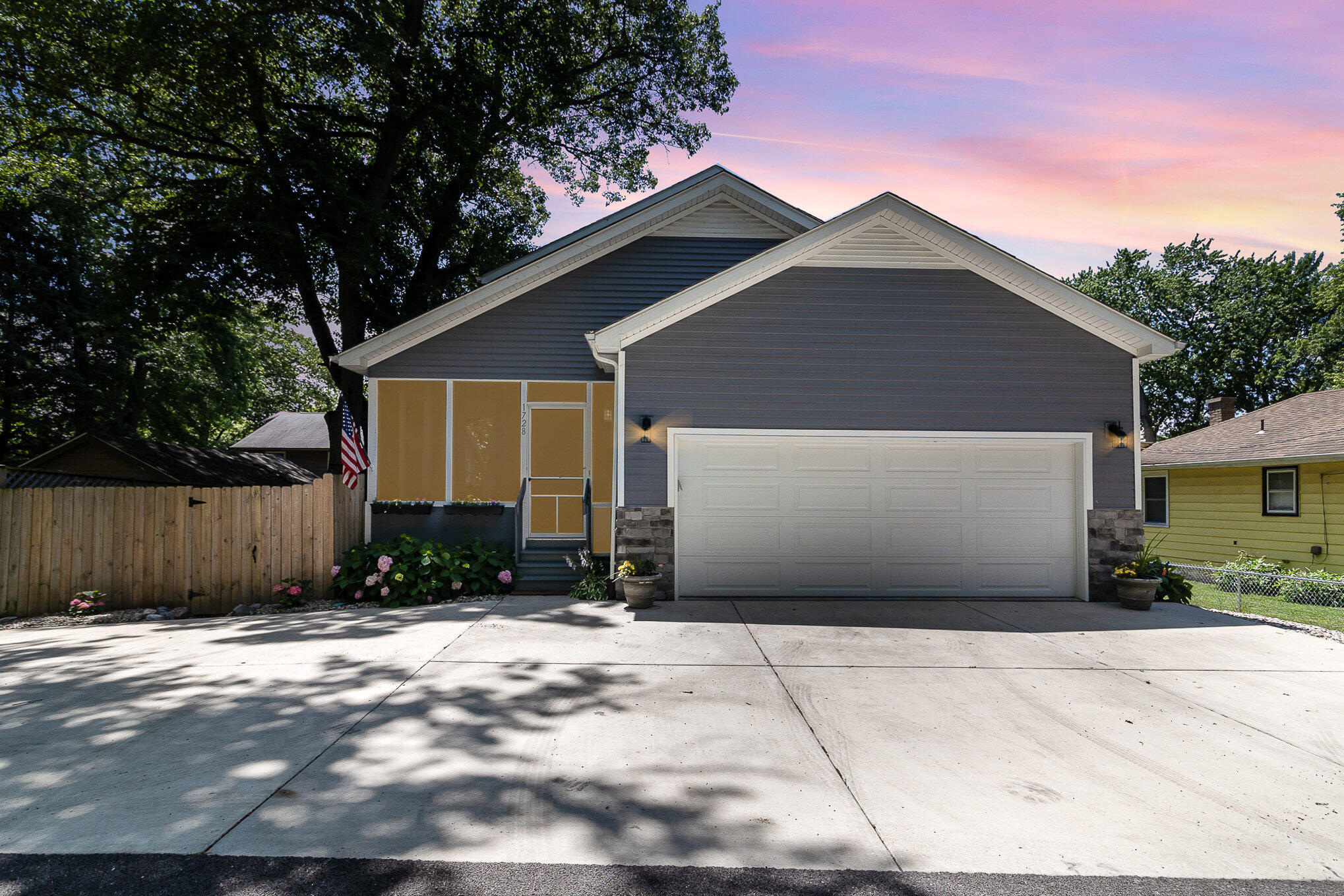 1728 Waiola Road Valparaiso, IN 46383 - Photo 1 of 39 2038x1359