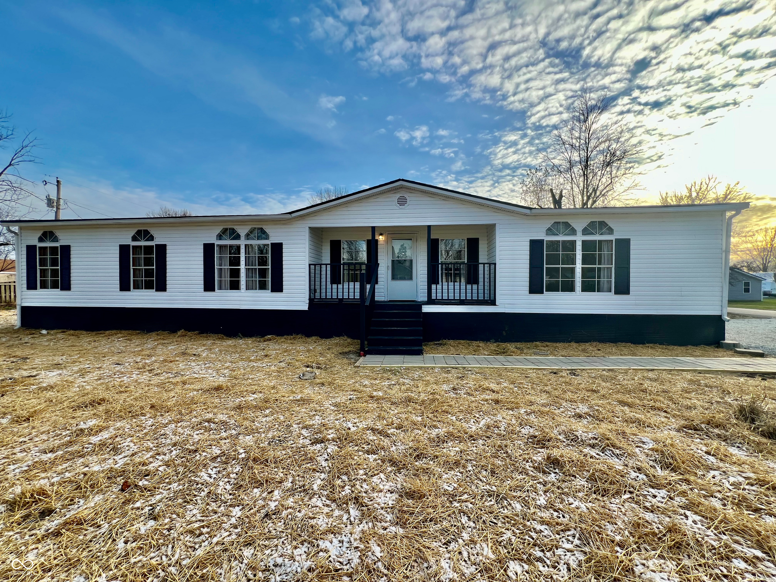 631 Della Road Columbus, IN 47203 - Photo 1 of 22 Gallery Image 1