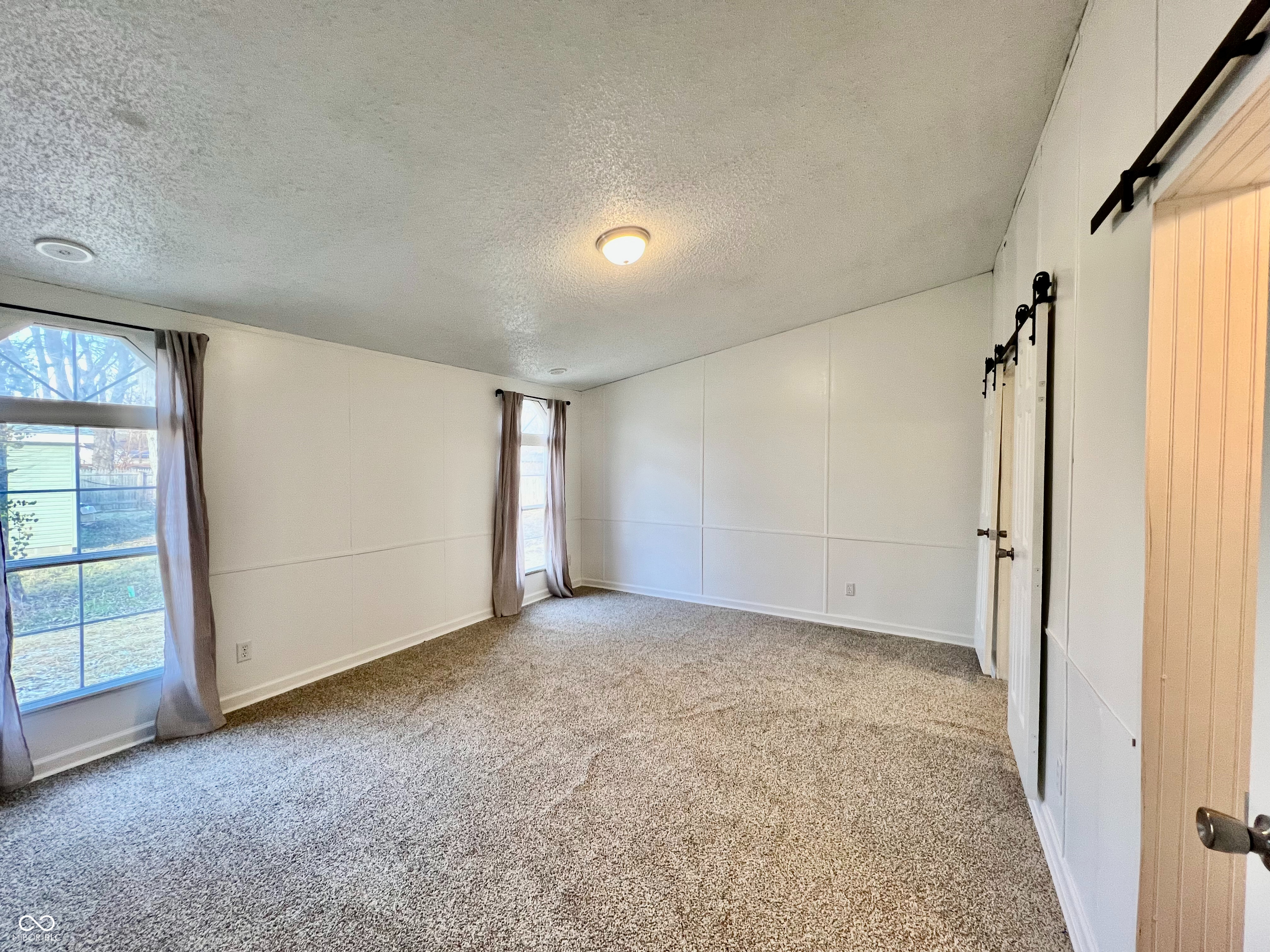 631 Della Road Columbus, IN 47203 - Photo 11 of 22 Gallery Image 11