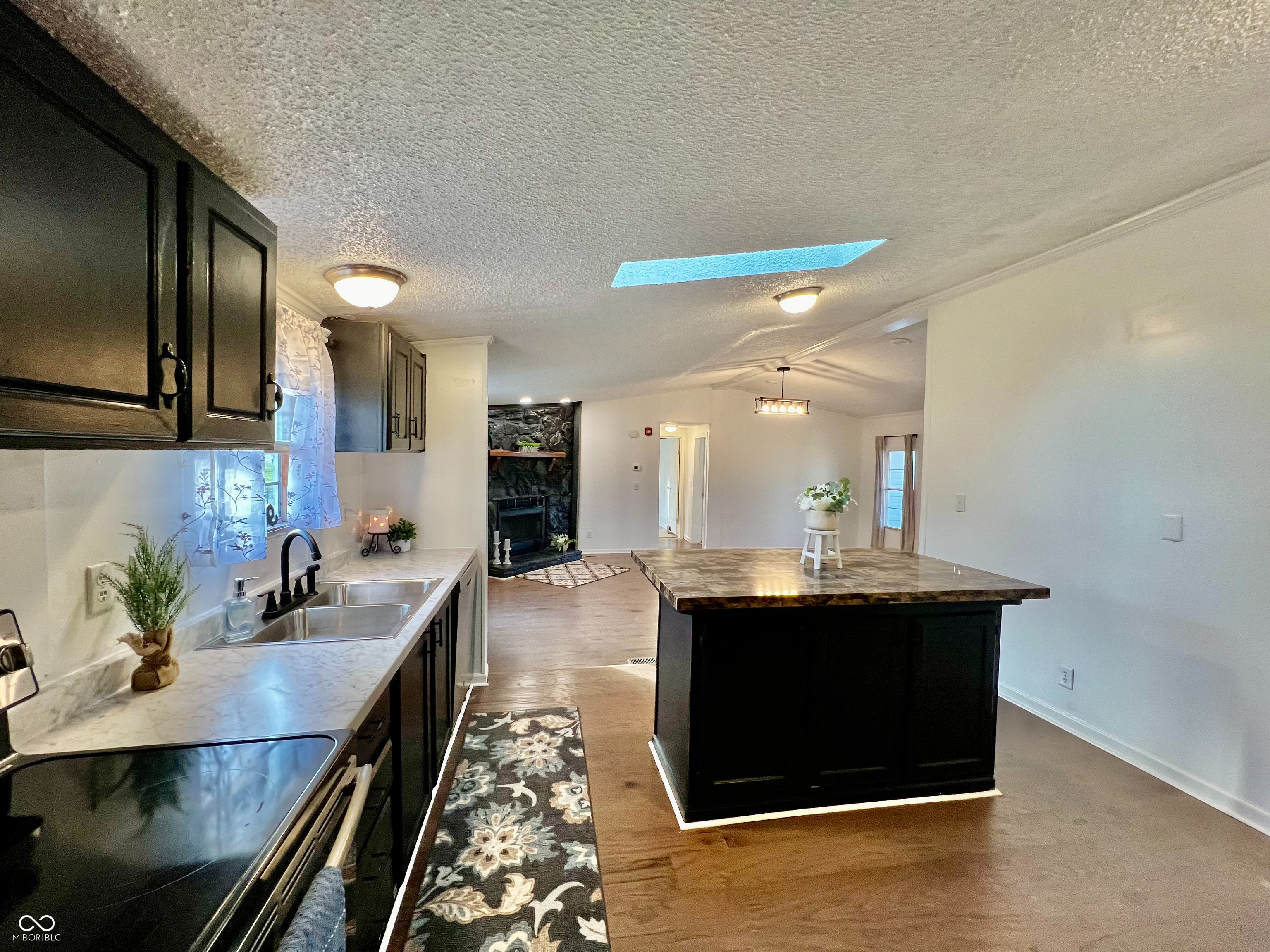 631 Della Road Columbus, IN 47203 - Photo 10 of 22 Gallery Image 10