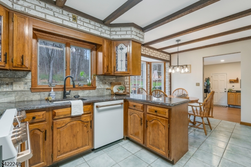 66 Grayrock Road Clinton, NJ 08809 - Photo 13 of 48