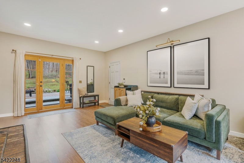 66 Grayrock Road Clinton, NJ 08809 - Photo 18 of 48