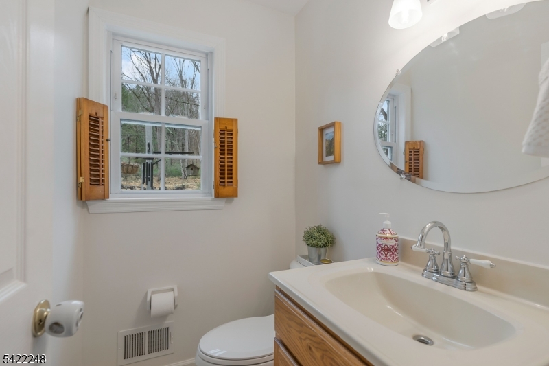 66 Grayrock Road Clinton, NJ 08809 - Photo 20 of 48