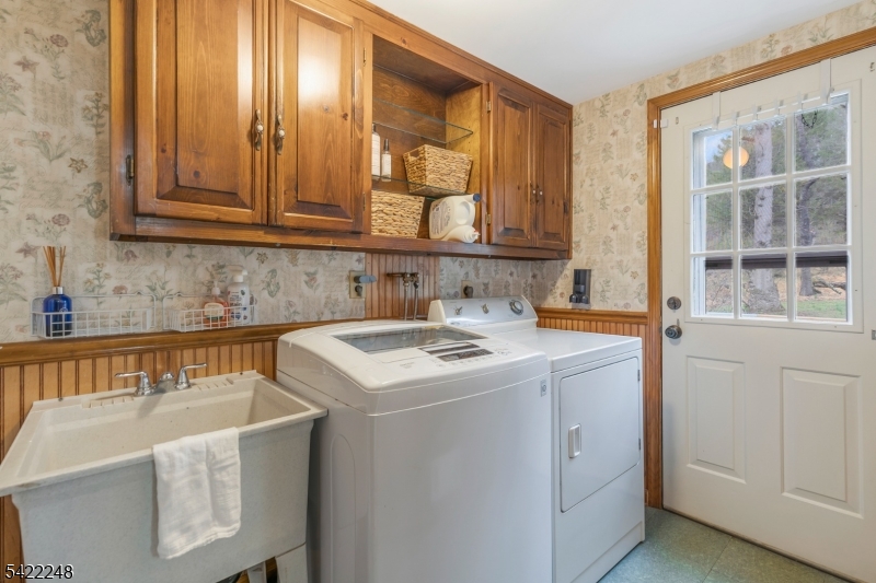 66 Grayrock Road Clinton, NJ 08809 - Photo 21 of 48