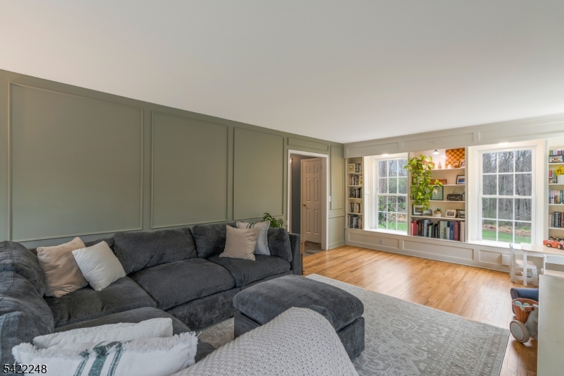 66 Grayrock Road Clinton, NJ 08809 - Photo 4 of 48