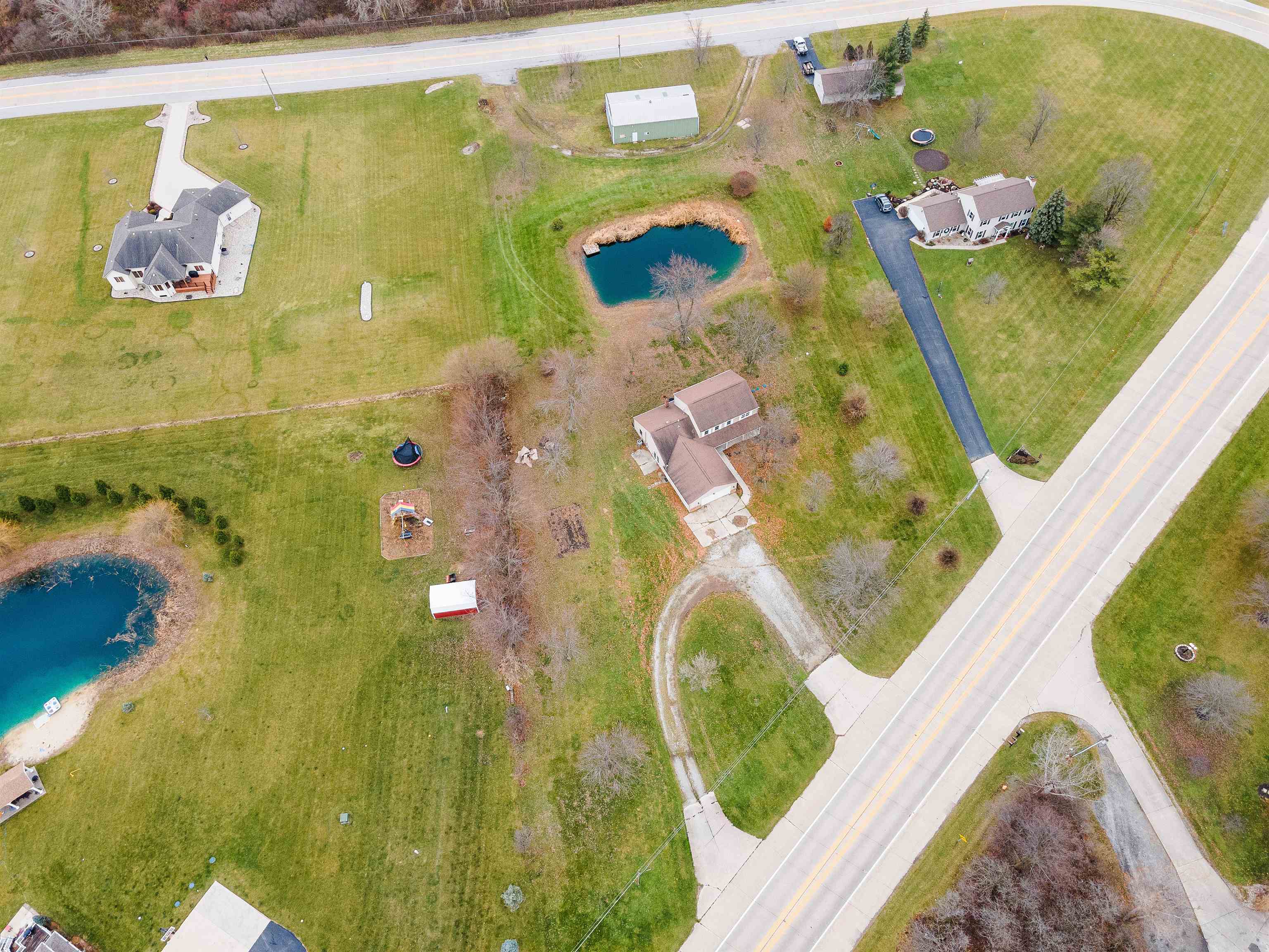 12117 Lower Huntington Road Roanoke, IN 46783 - Photo 4 of 36