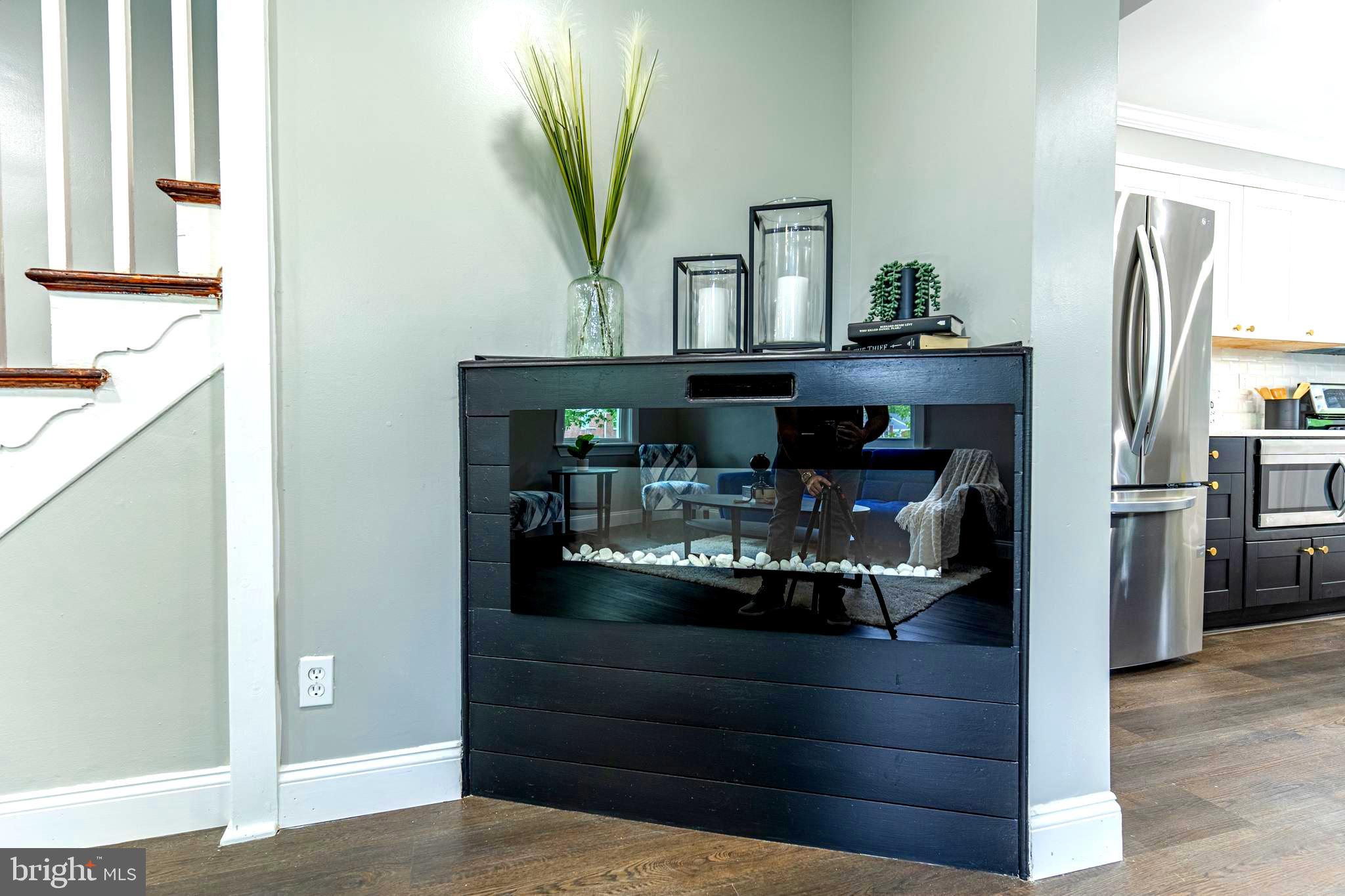 722 Benninghaus Road Baltimore, MD 21212 - Photo 5 of 39 Fireplace with led lighting