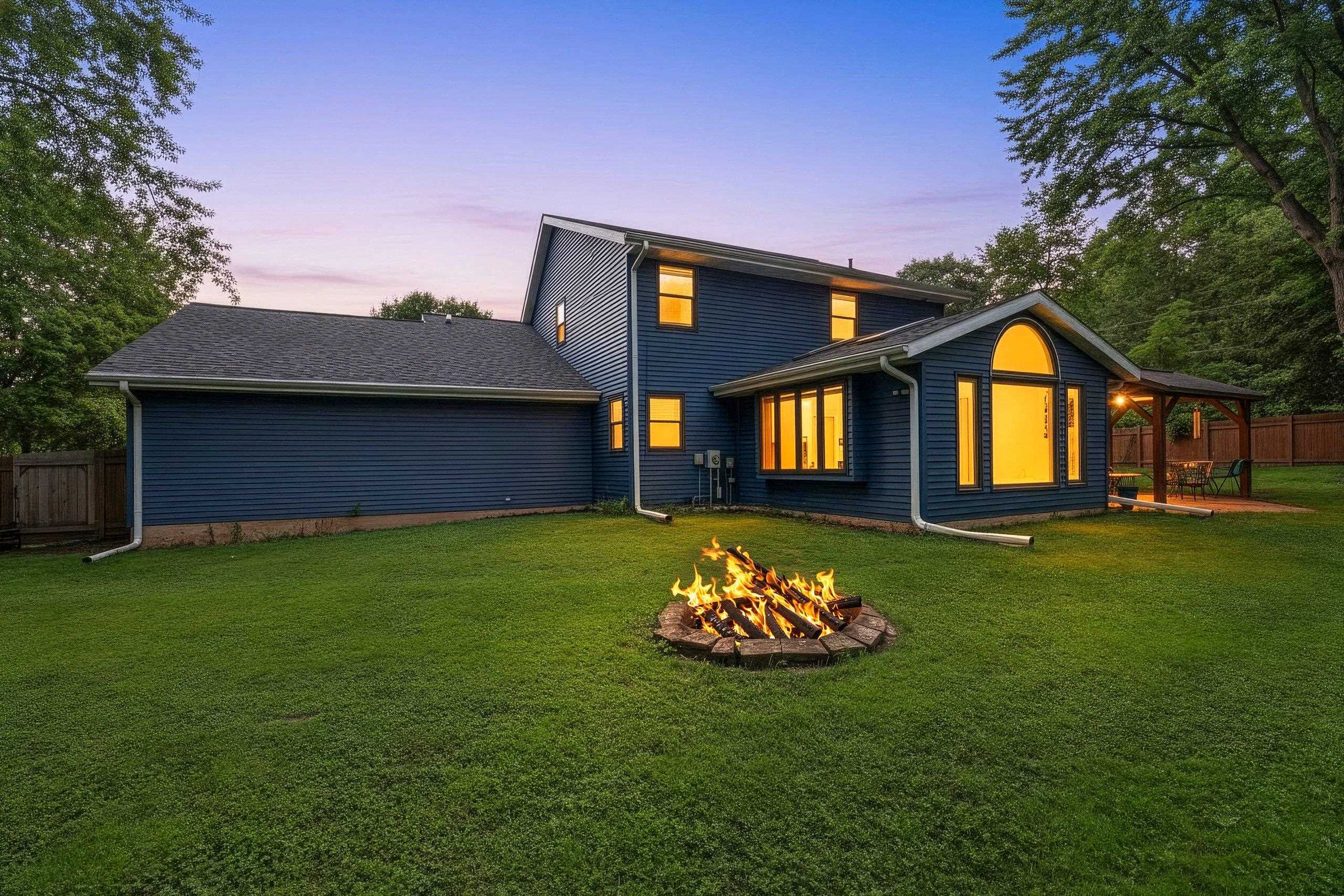 3003 Open Gate Trail Green Bay, WI 54313 - Photo 2 of 73 Gallery Image 2