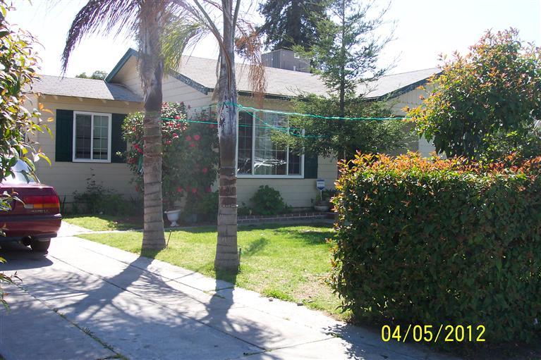 655 East Duff Avenue Reedley, CA 93654 - Photo 1 of 5