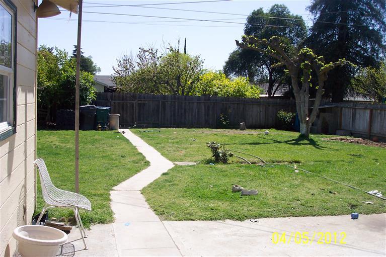 655 East Duff Avenue Reedley, CA 93654 - Photo 4 of 5