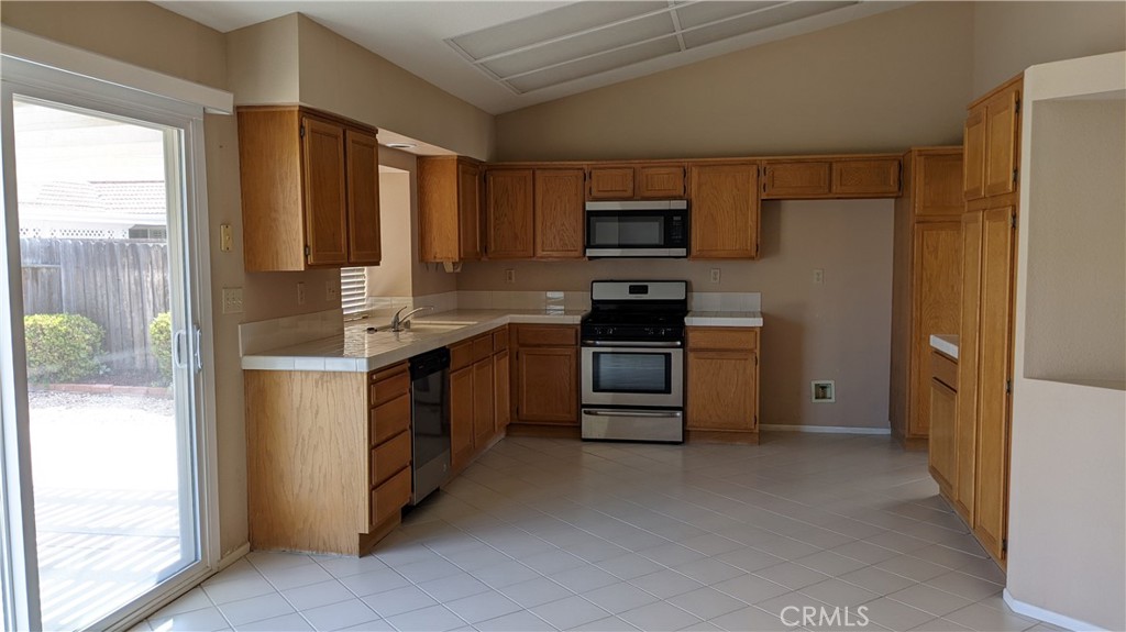 27297 Terrytown Road Menifee, CA 92586 - Photo 4 of 19