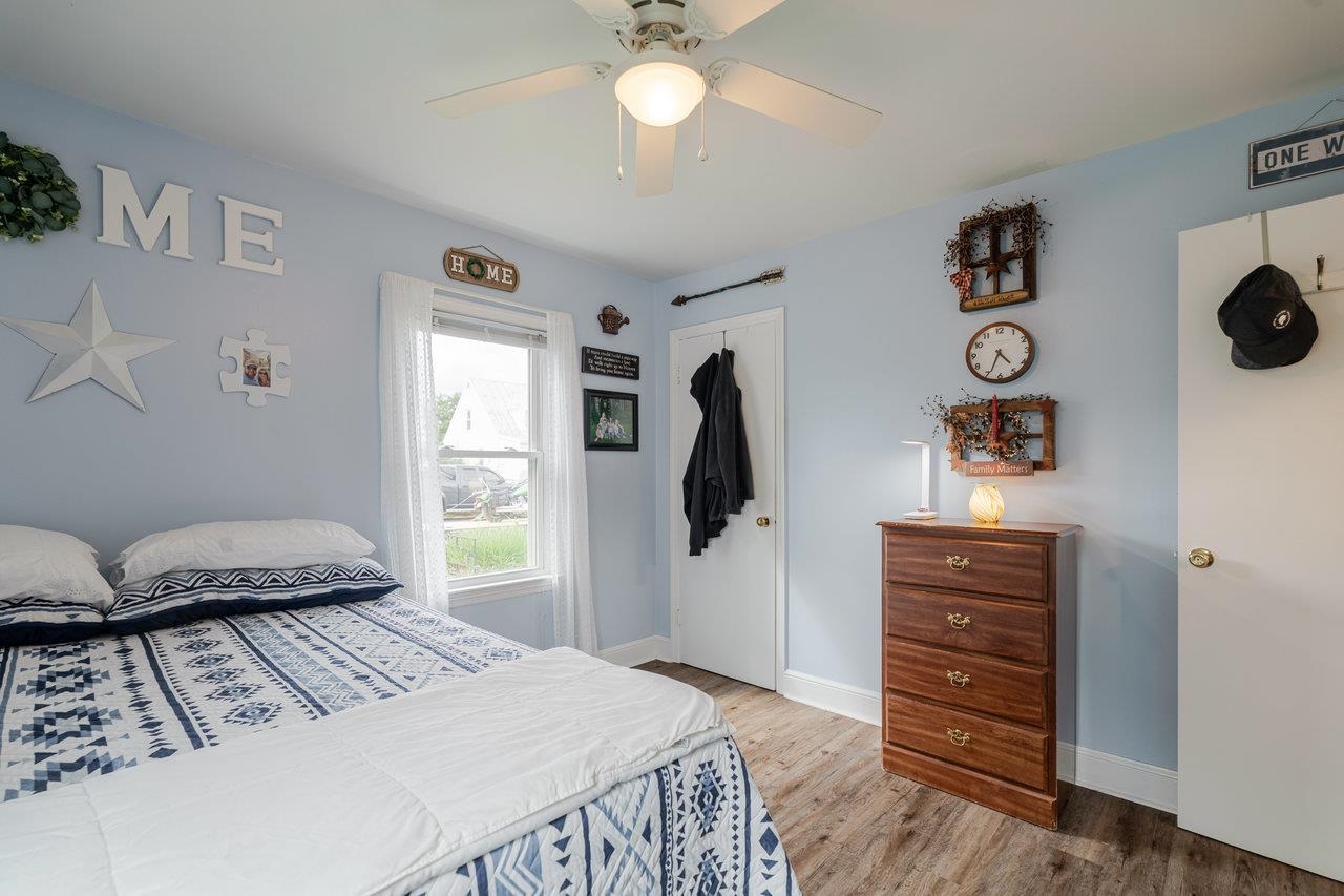 257 Center Street Timberville, VA 22853 - Photo 9 of 73 a bedroom with a bed and a television