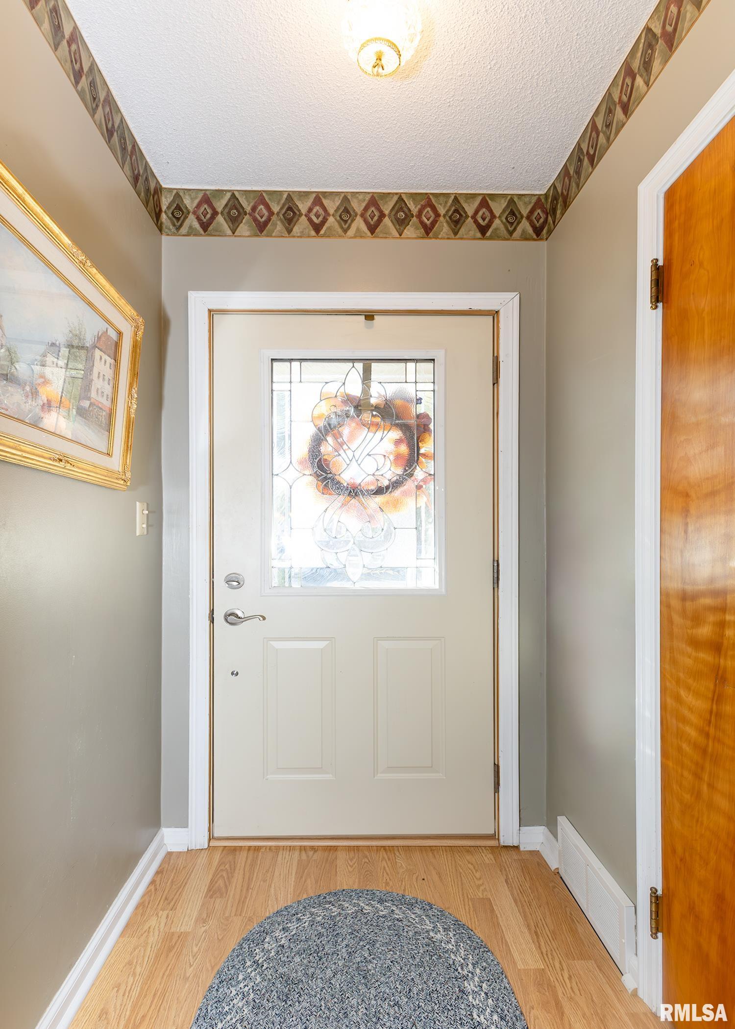 1223 North 3rd Street Clinton, IA 52732 - Photo 4 of 30 Gallery Image 4