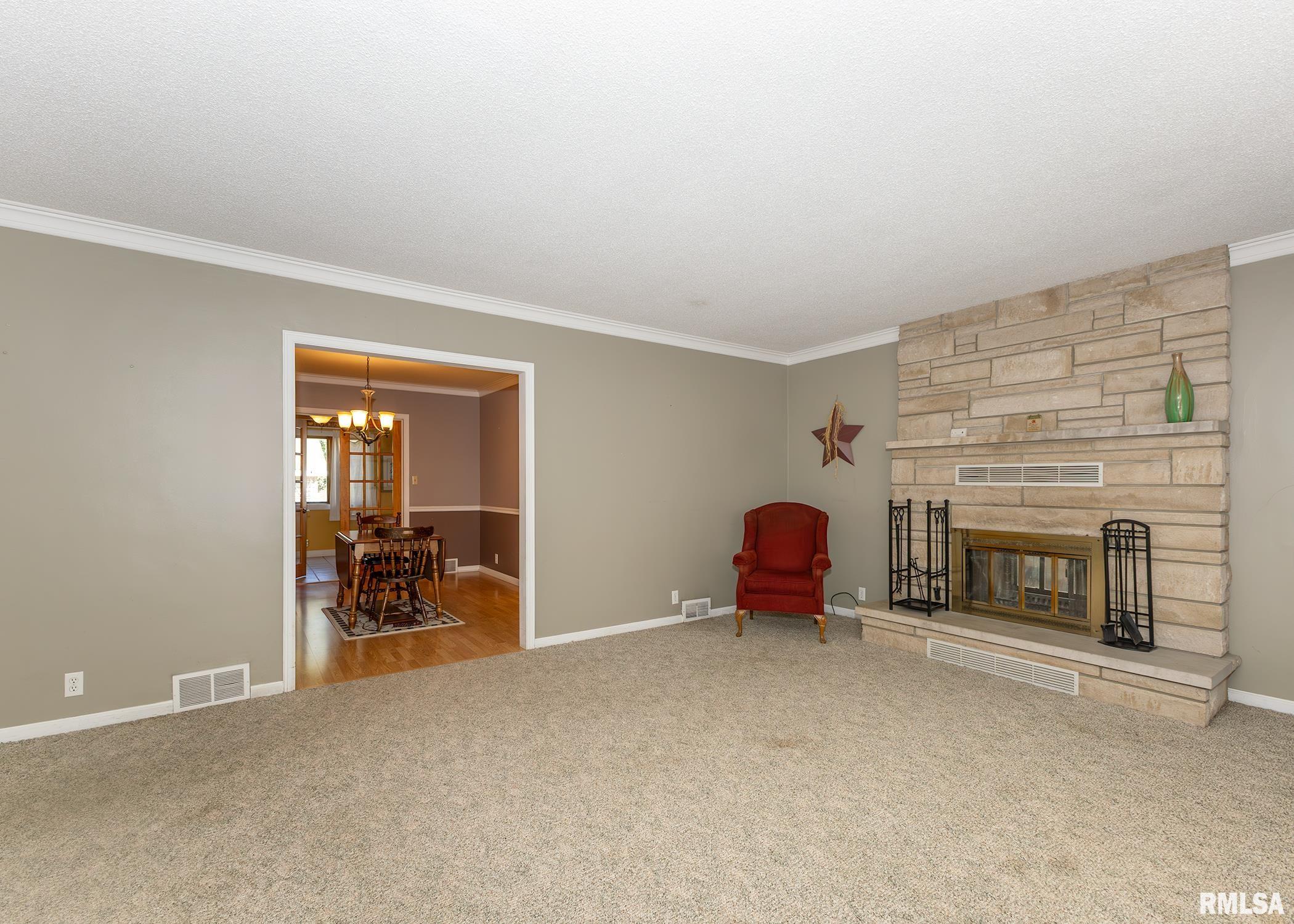1223 North 3rd Street Clinton, IA 52732 - Photo 6 of 30 Gallery Image 6
