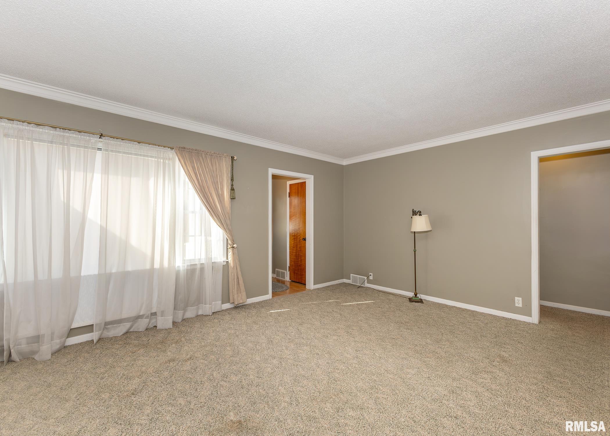 1223 North 3rd Street Clinton, IA 52732 - Photo 7 of 30 Gallery Image 7