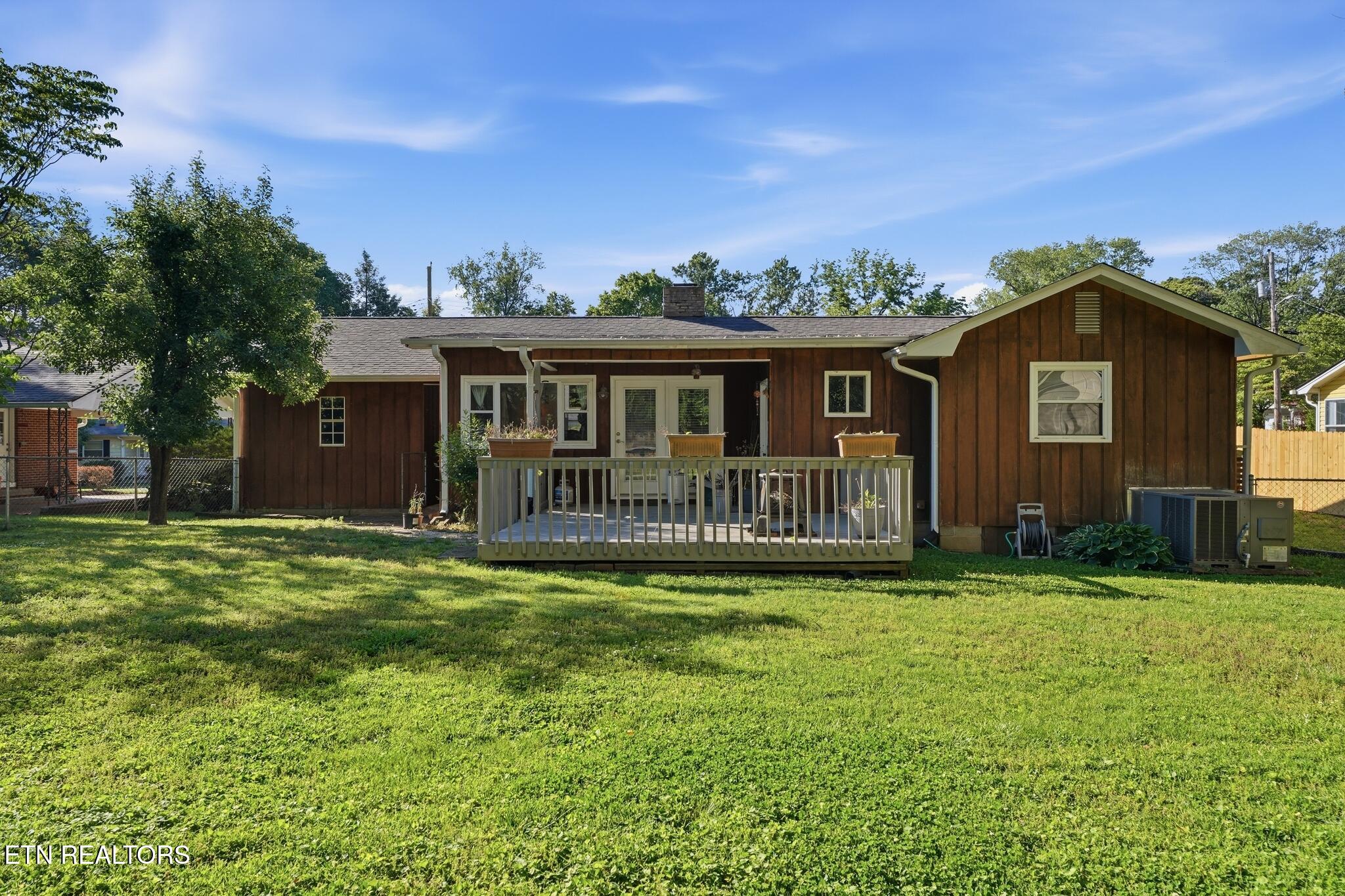 106 Pallas Road Oak Ridge, TN 37830 - Photo 5 of 18 06_106_Pallas_Road-Exterior-2853